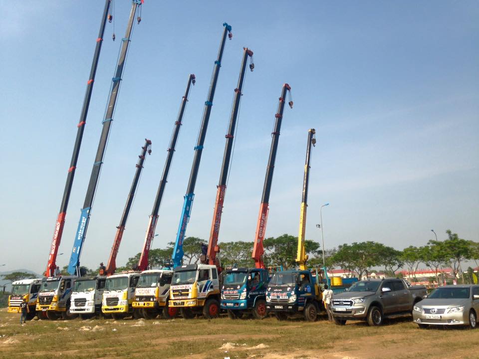 Cho Thuê Xe Cẩu Long Biên Bảng giá cho thuê xe cẩu tự hành