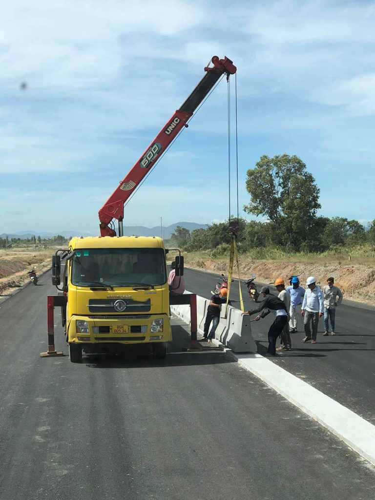 Cho Thuê Xe Cẩu Tại Bình Thuận cho thue cau tai binh thuan 7