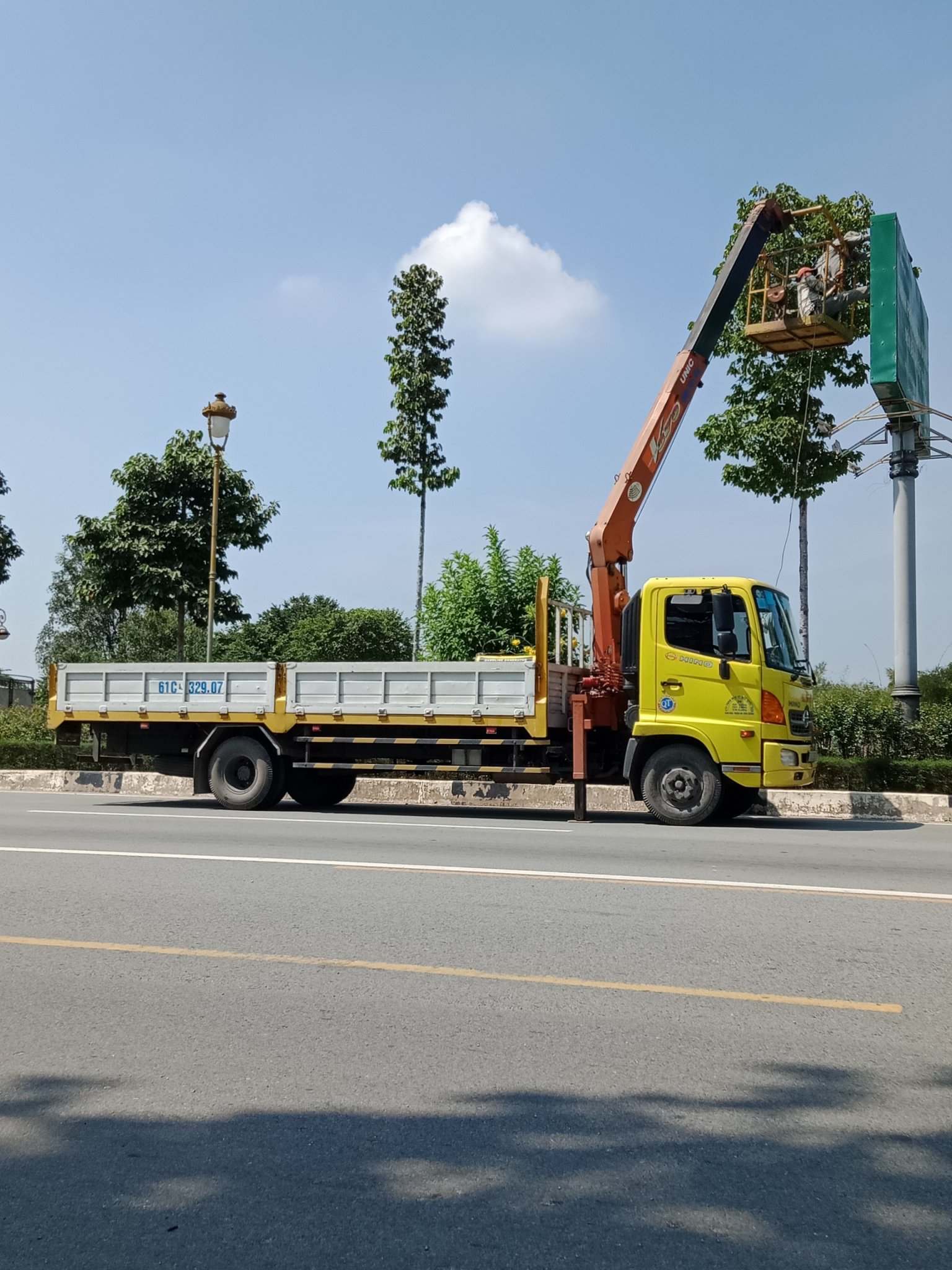 Cho Thuê Xe Cẩu Tại Bình Dương cho thue xe cau tai binh duong 5