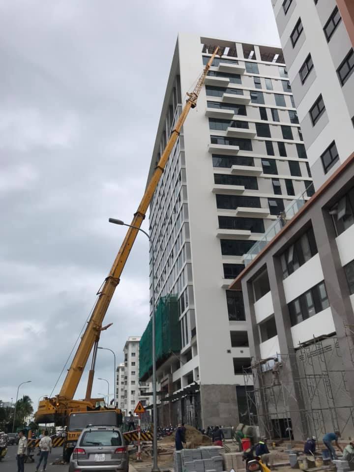 Chúng tôi chuyên cho thuê xe cẩu tại Khánh Hoà từ xe cẩu tự hành, xe chuyên dụng tải trọng từ 1 đến 500 tấn