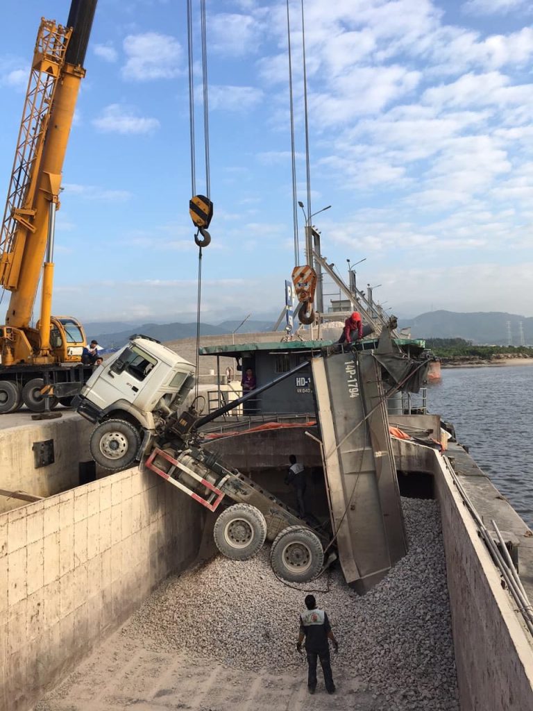 Cho thuê xe cẩu tại Quảng Ninh