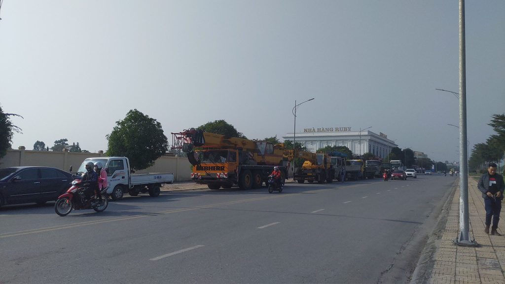 Chúng tôi cho thuê xe cẩu tại Thái Bình đầy đủ tải trọng loại xe tự hành, chuyên dụng