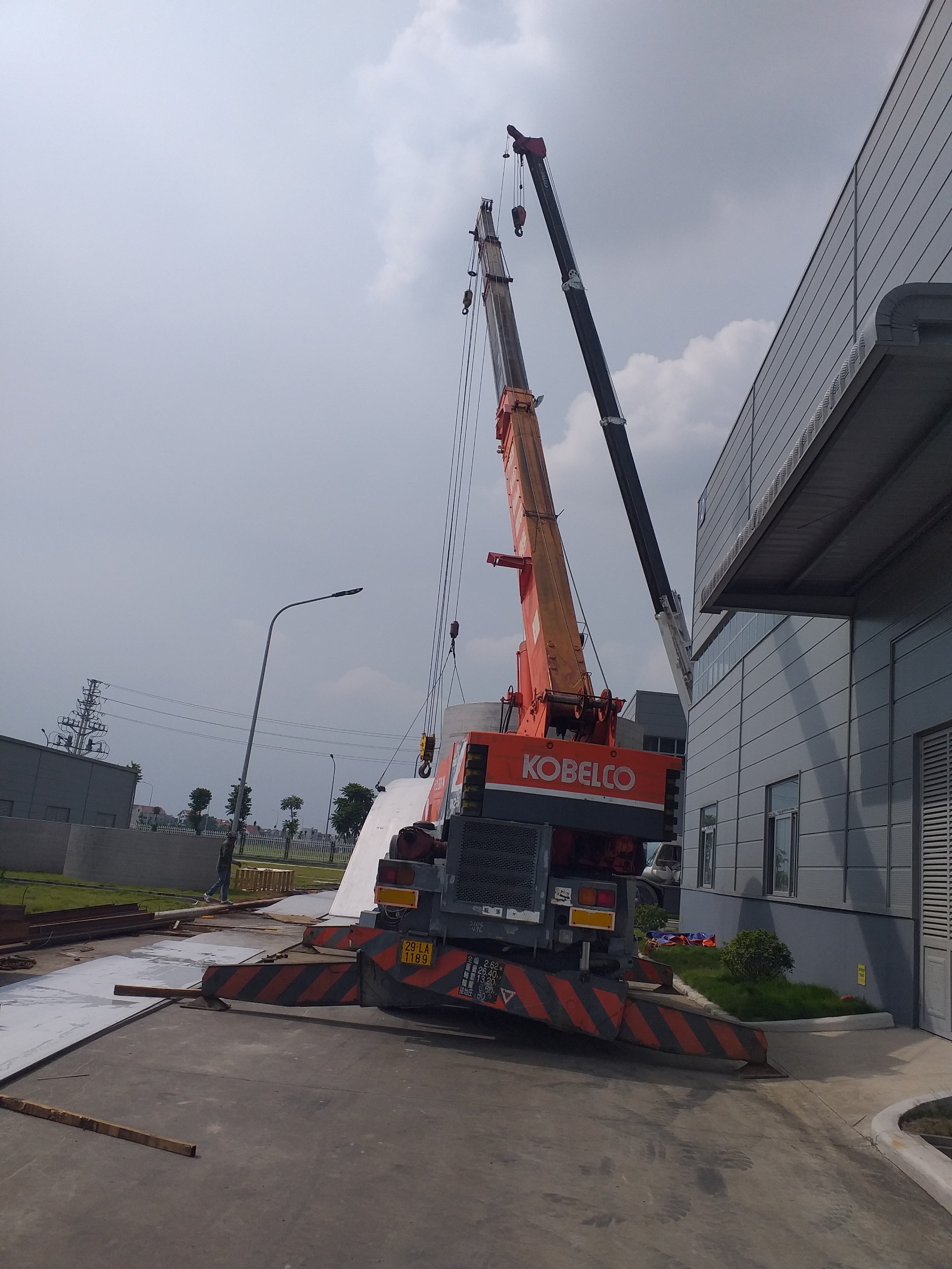 Dịch vụ cho thuê xe cẩu tại Hà Nội giá rẻ trên khắp các quận, huyện Hà Nội