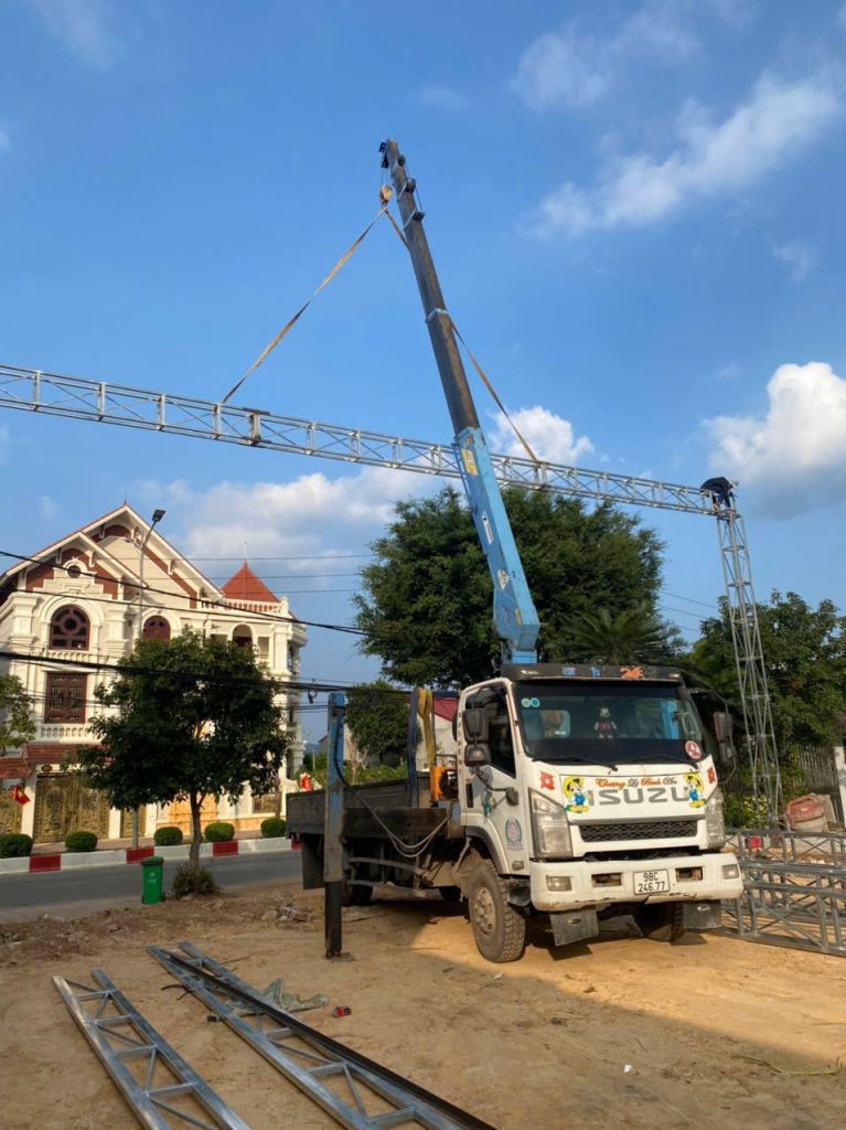 dich vu cho thue xe cau tai quang binh 2