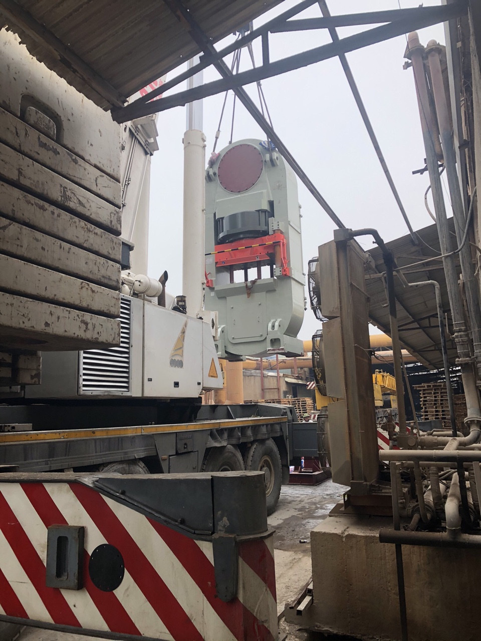 Dịch Vụ Nâng Hạ Máy Móc, Di Dời Vận Chuyển Thiết Bị Dịch vụ nâng hạ máy móc