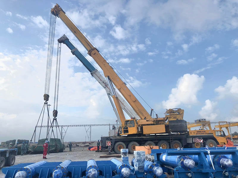 Thuê xe cẩu thi công nhà xưởng chuyên nghiệp